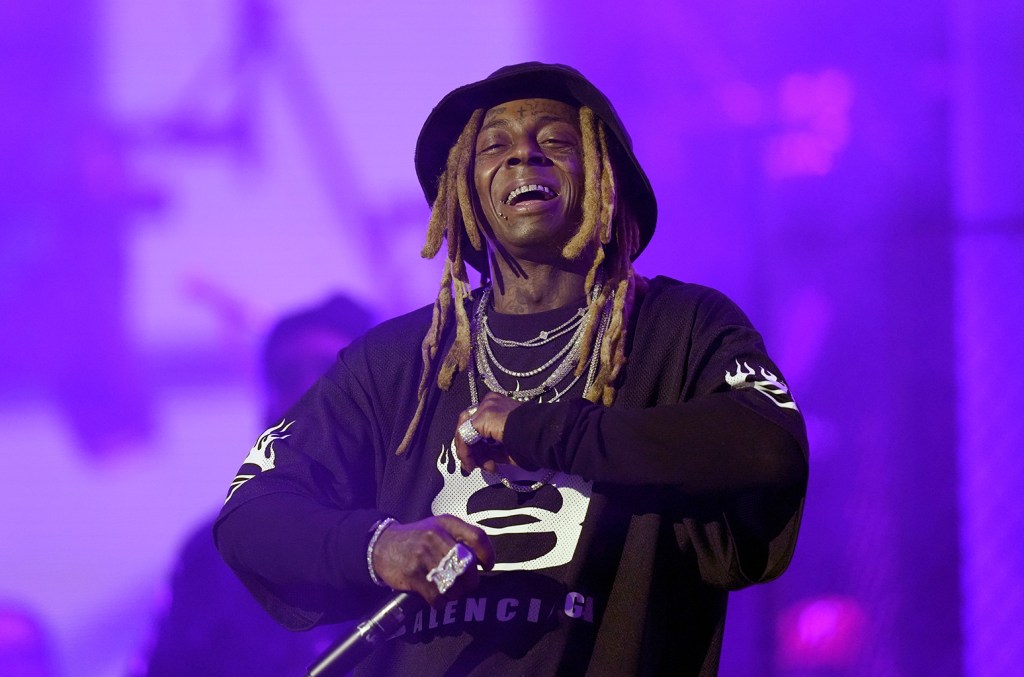 lil-wayne-tha-carter-vi-feat-2-pop-stars-1808.jpeg